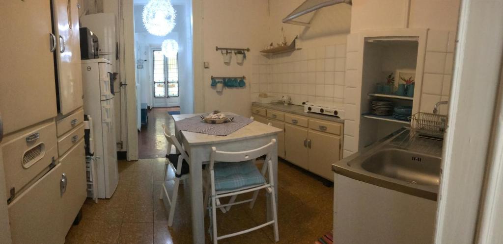 New Vintage Apartment room 6